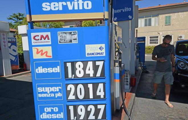 Finito l’effetto ferie sul carburante, in Valdera superata la soglia dei due euro 