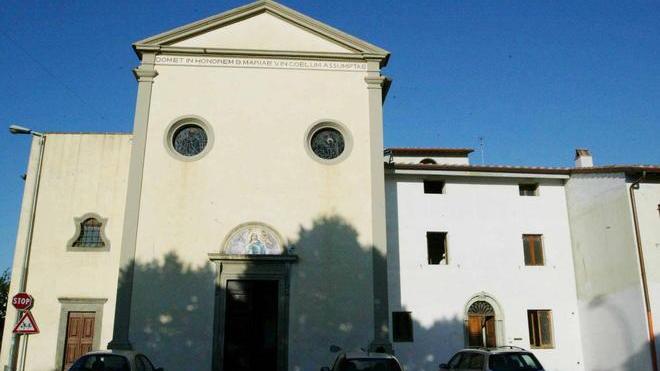 Prete aggredito in canonica rapinato da tre giovani armati