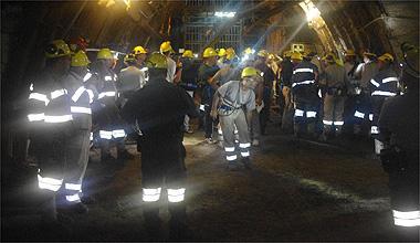 Carbosulcis, protesta choc: operaio si taglia un polso 