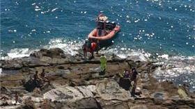 Precipita sugli scogli sul Romito, soccorso difficile per un bagnante