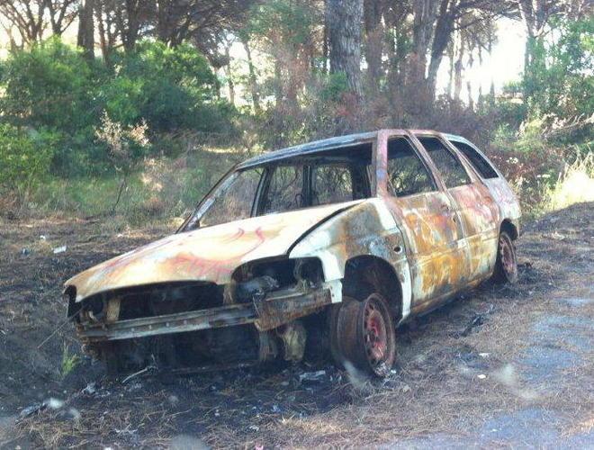 A Coltano discarica a cielo aperto 