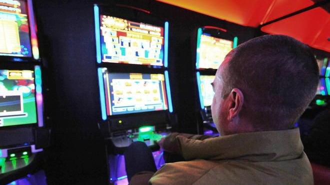 Il videopoker ci costa più dell’Imu 297 milioni per la “tassa sull’illusione”
