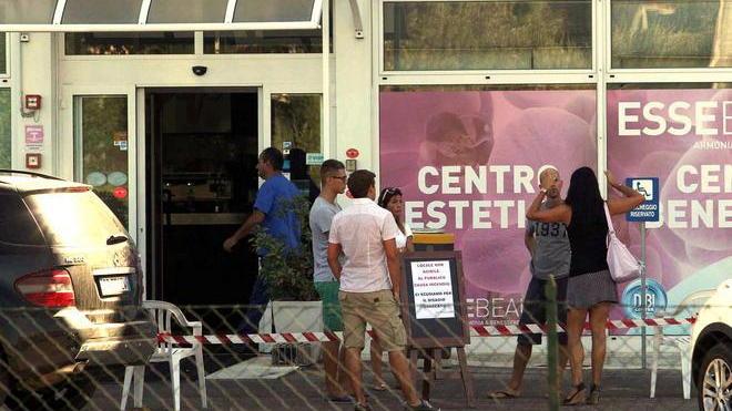 Rogo distrugge il tetto di una palestra