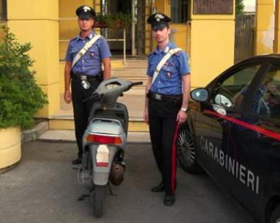 Arrestati due scippatori in scooter dopo un colpo a Focette 