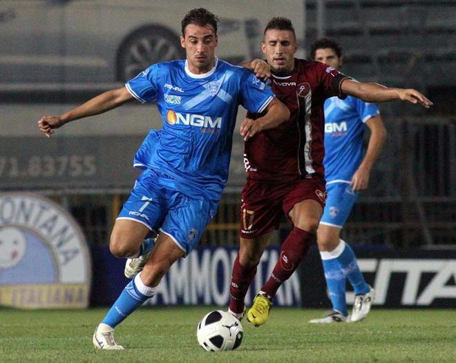 Vicino lo scambio Lazzari-Gigliotti 