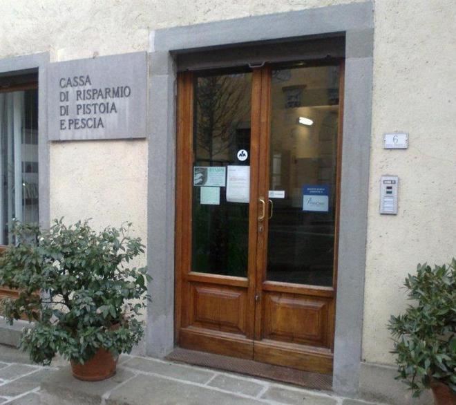 Code di un’ora in banca protestano i correntisti 