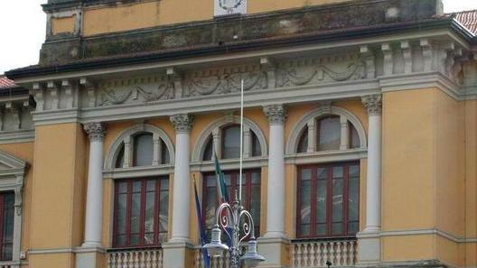 Sondaggio tra i comunali «La metà non sa che fare»