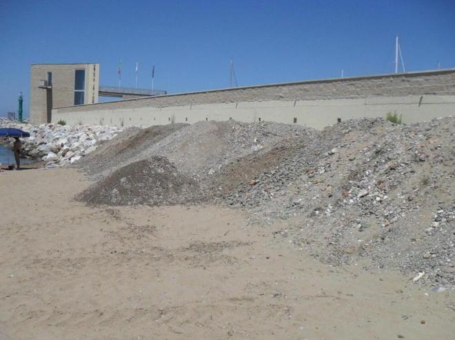 Sulla spiaggia libera crescono i problemi 