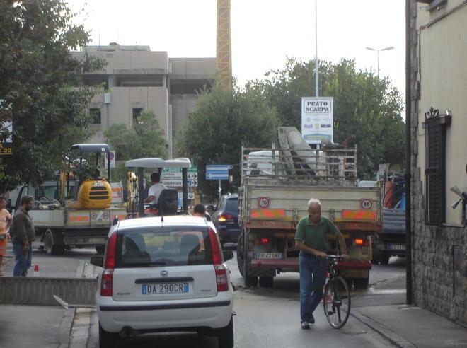 Sonda trancia un tubo e il traffico va in tilt