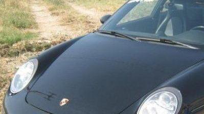 «Aiuto, ci scambiano tutti per l’uomo della Porsche»