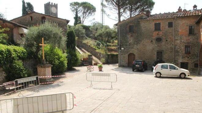 Nozze vip, la cerimonia si sposta in chiesa
