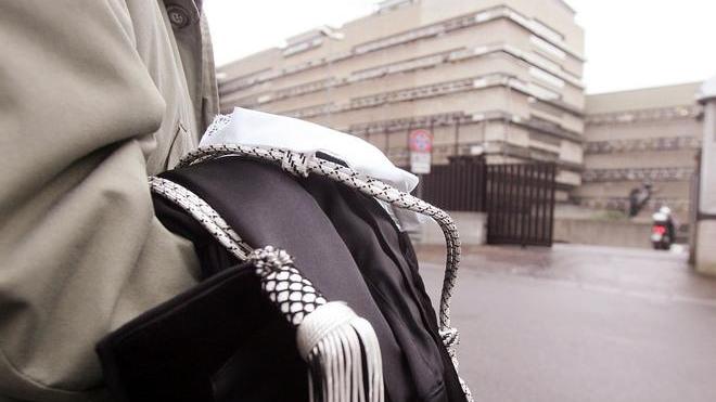 Falso legale circuisce un operaio