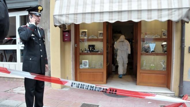 Assalto alla gioielleria di Orani, è morto il rapinatore colpito dal complice 