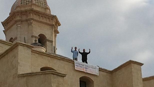Sul campanile per reclamare un futuro 