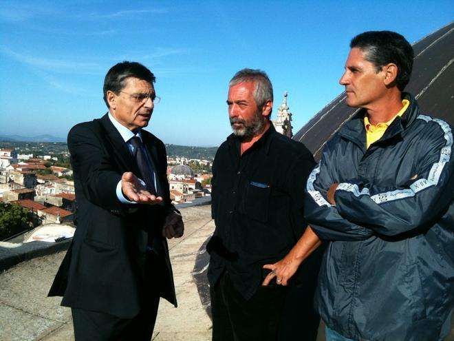 Sassari, anche il sindaco sul campanile con gli operai Italcementi 