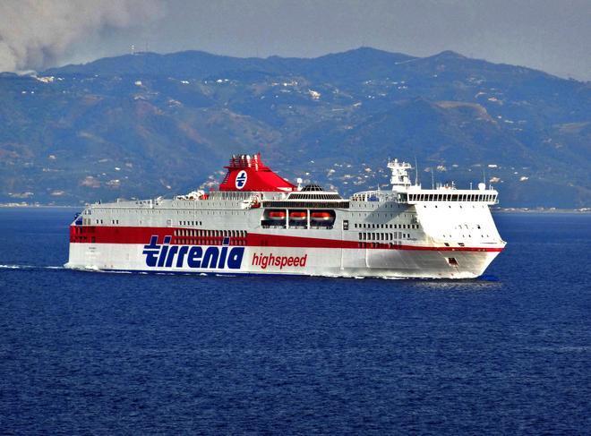 Solo lo scambio di navi potrà salvare il porto 