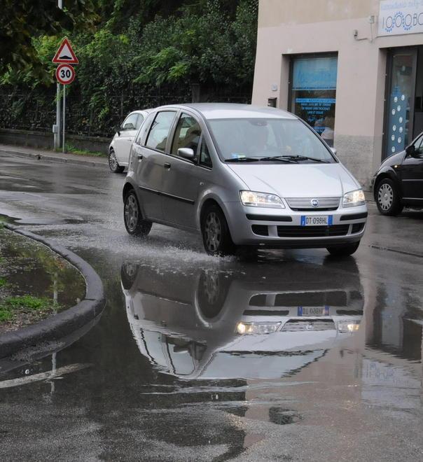 Circolazione a rilento per il forte temporale 