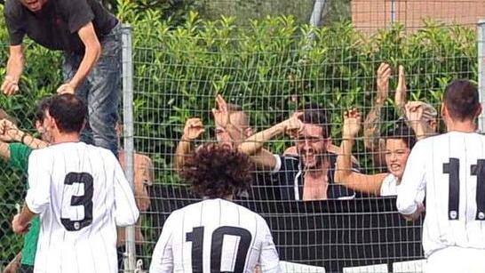 La zingarata degli ex liceali alla nobile che fu