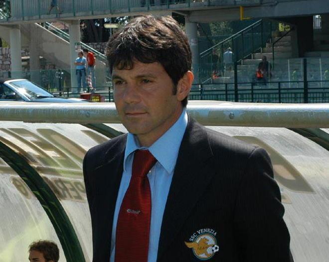Nello Di Costanzo il nuovo allenatore della Carrarese 