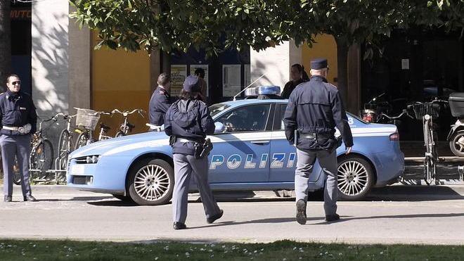 In zona stazione fermato un giovane con un coltello