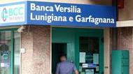 Colpo in banca a Stiava: dipendenti chiusi a chiave nel bagno