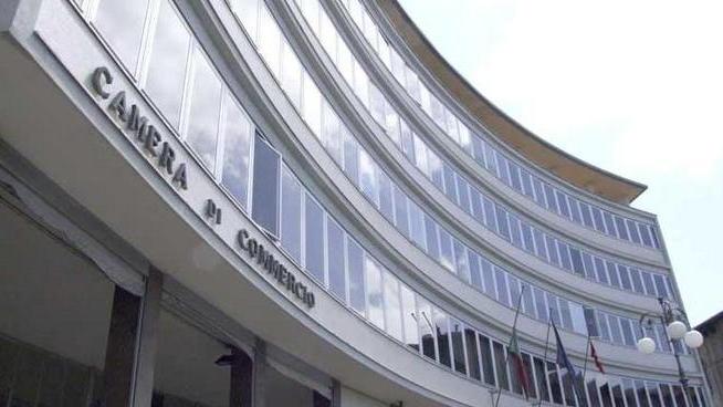 La crisi picchia ancora: giù anche le esportazioni (-6,1%)