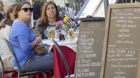 «Fammi lo sconto oppure parlo male di te sul web»