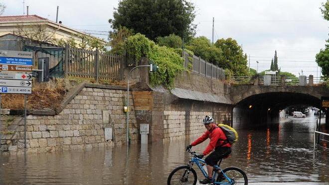 Ecco perché le nostre strade si allagano ad ogni temporale