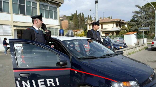 Rapina in banca da mille euro con il trincetto