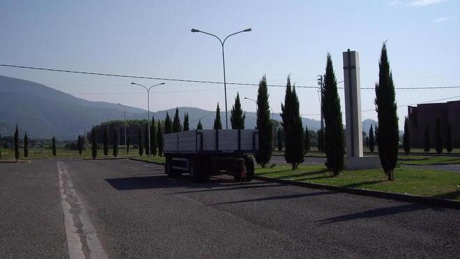 Dopo i furti il rimpallo e le strade restano buie