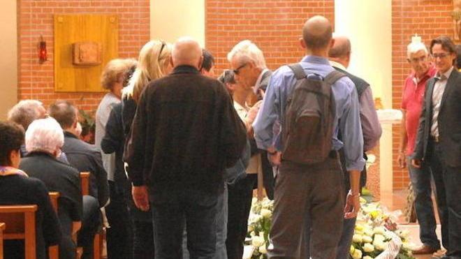 Parenti e amici insieme per l’ultimo saluto ad Alessandro