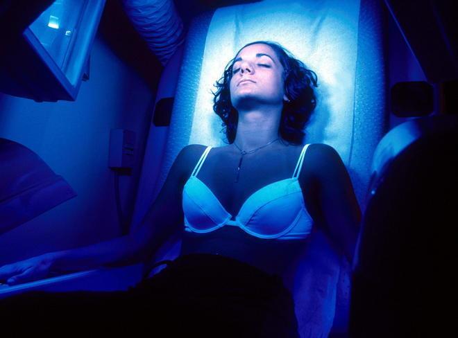 La corsa alla bellezza non conosce crisi E la ceretta è unisex 