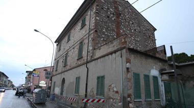 La vecchia scuola all’asta per circa 350mila euro