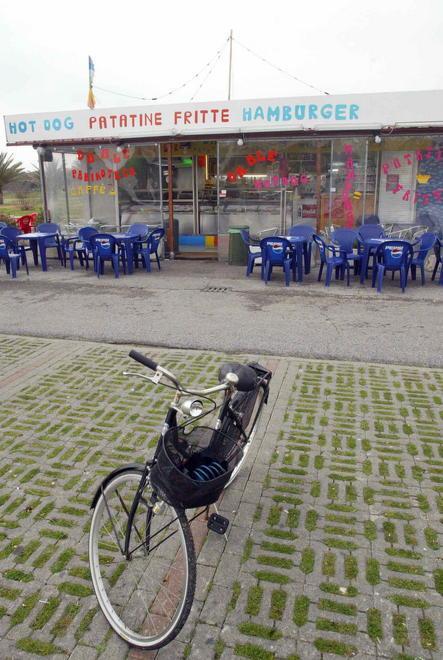 Ladro di bici arrestato in flagrante da poliziotto in borghese 