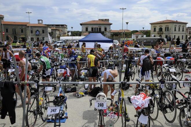 Triathlon, sul litorale i campionati italiani con centinaia di atleti in gara 