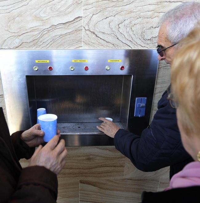 Acqua gratis nelle piazze di Camaiore 
