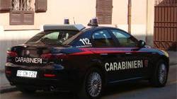 Picchia e rapina la madre: arrestato dai carabinieri