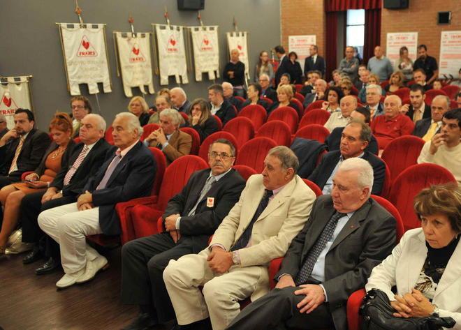 Fratres premia i suoi donatori 