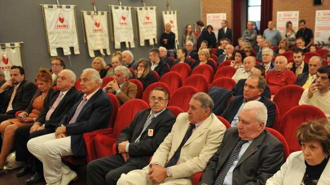 Fratres premia i suoi donatori