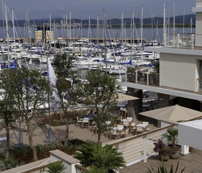 Stanno arrivando i russi alla Marina di Scarlino 