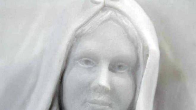 Pronta la statua della Madonna rotta dagli indignados