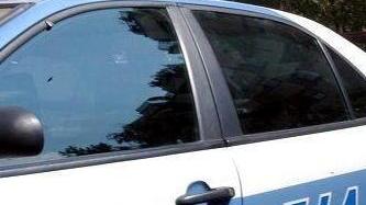 Cori e offese alla polizia: denunciato ultrà azzurro