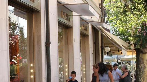 Alimentari e tabacchi non potranno diventare boutique