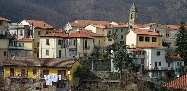 «Sindaco fai spostare l’antenna telefonica dal campo sportivo» 