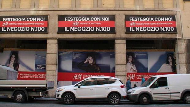 Ecco l’H&M numero 100 la Gran Guardia non c’è più