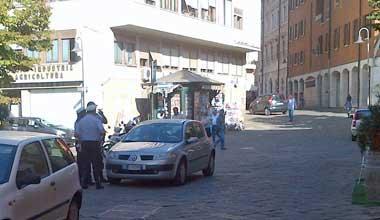 Multati per le cicche dai vigili urbani scatta la linea dura 