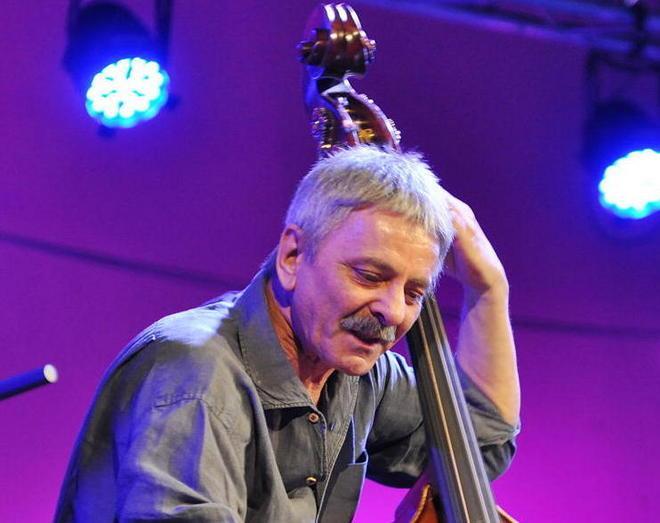 A tutto trio jazz