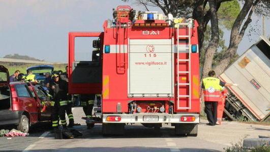 Uccisi marito e moglie nel terribile schianto