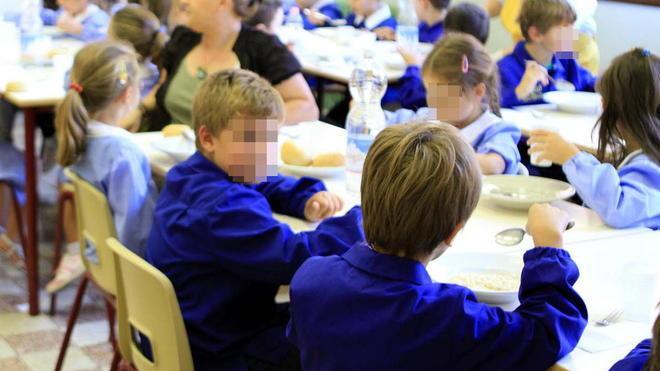 Gelato al mattino ai bimbi, nasce un caso