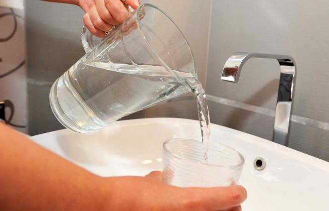 L’acqua buona e sana si beve dal rubinetto 